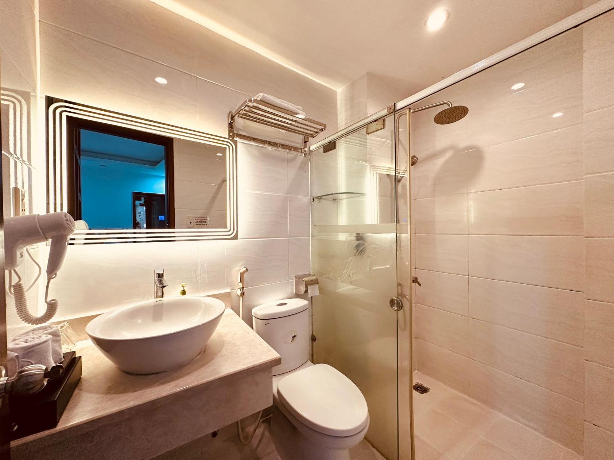 Redflower Hotel Ho Şi Min Dış mekan fotoğraf