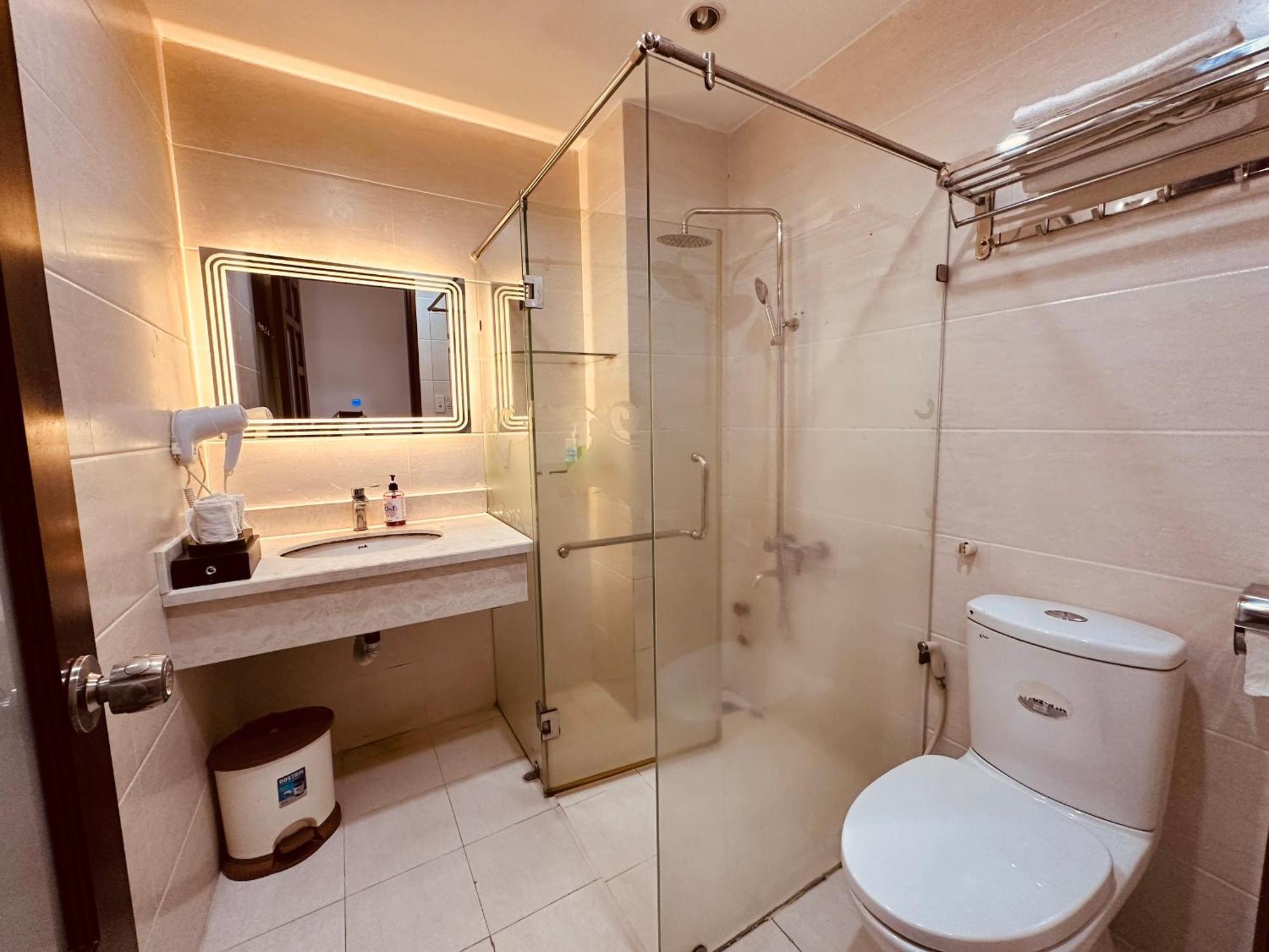 Redflower Hotel Ho Şi Min Dış mekan fotoğraf