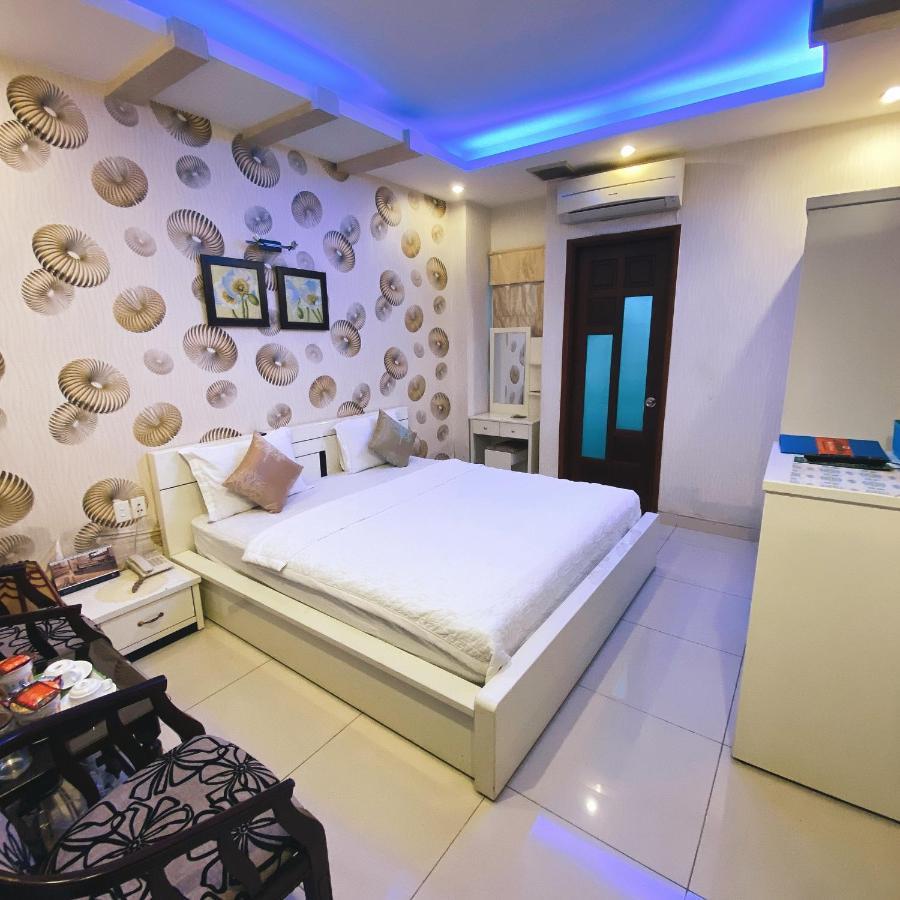 Redflower Hotel Ho Şi Min Dış mekan fotoğraf
